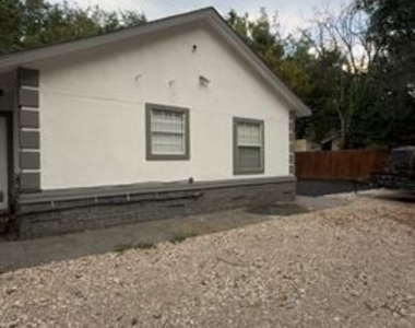 306 Broadmoor - Photo Thumbnail 1