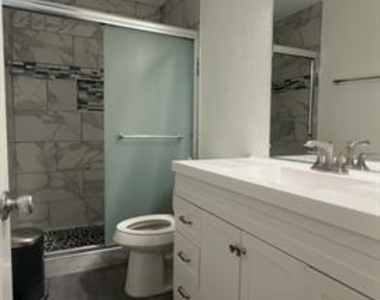 306 Broadmoor - Photo Thumbnail 10