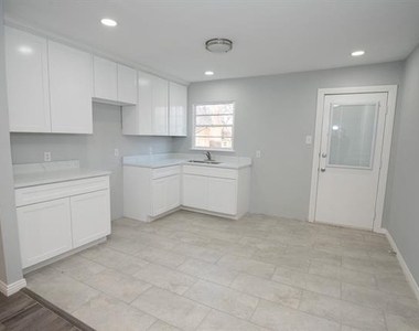 1505 Arbor Lane - Photo Thumbnail 27