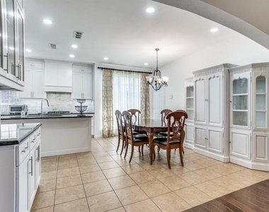 7110 Waterbury Drive - Photo Thumbnail 7