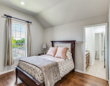 7110 Waterbury Drive - Photo Thumbnail 21