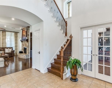 7110 Waterbury Drive - Photo Thumbnail 2