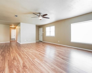 701 E Mission Street - Photo Thumbnail 4
