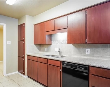 701 E Mission Street - Photo Thumbnail 6
