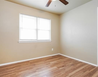 701 E Mission Street - Photo Thumbnail 11