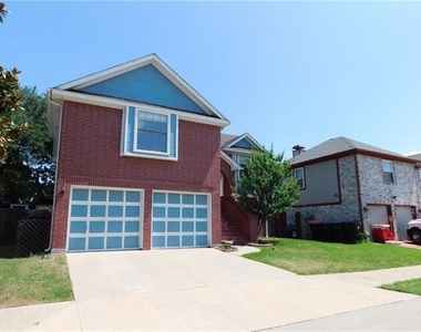 781 Pierre Lane - Photo Thumbnail 1