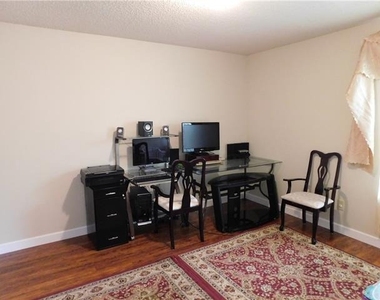 781 Pierre Lane - Photo Thumbnail 4