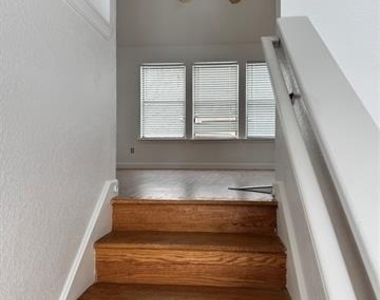 781 Pierre Lane - Photo Thumbnail 6
