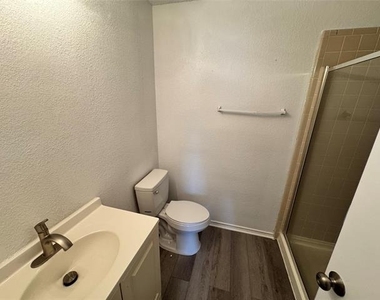 781 Pierre Lane - Photo Thumbnail 16