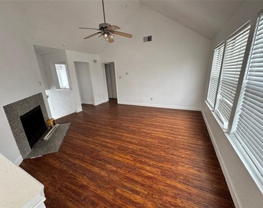 781 Pierre Lane - Photo Thumbnail 9