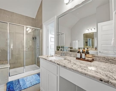1121 Marc Place - Photo Thumbnail 15