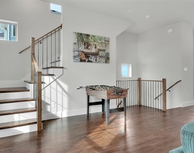 1121 Marc Place - Photo Thumbnail 7