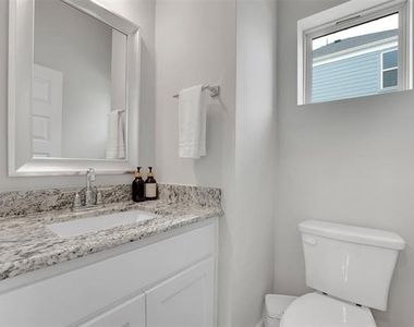 1121 Marc Place - Photo Thumbnail 9