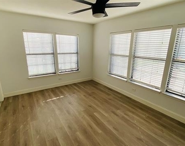 5003 Bryan Street - Photo Thumbnail 4