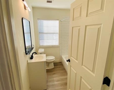 5003 Bryan Street - Photo Thumbnail 7