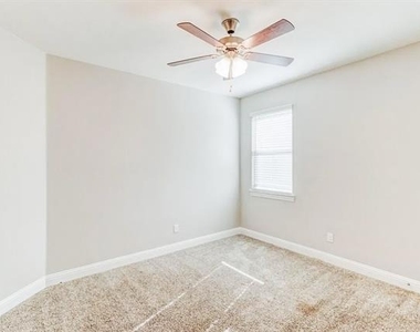 11324 Blaze Street - Photo Thumbnail 15