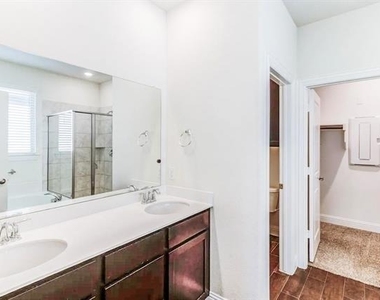 11324 Blaze Street - Photo Thumbnail 9