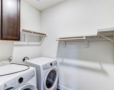 11324 Blaze Street - Photo Thumbnail 12