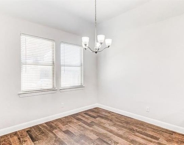 11324 Blaze Street - Photo Thumbnail 7