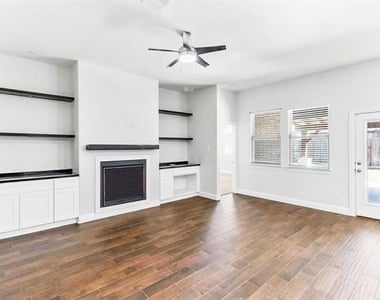11324 Blaze Street - Photo Thumbnail 6