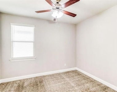 11324 Blaze Street - Photo Thumbnail 16