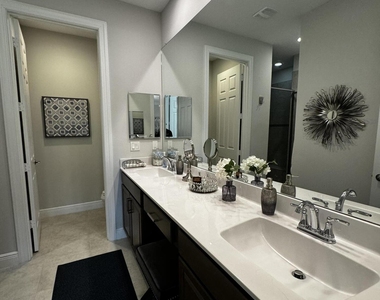 6008 Bella Rosa Lane - Photo Thumbnail 20