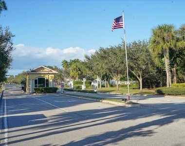 144 Blue Grotto Drive - Photo Thumbnail 6