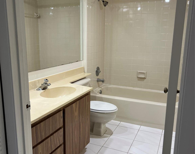 1526 Whitehall Drive - Photo Thumbnail 12