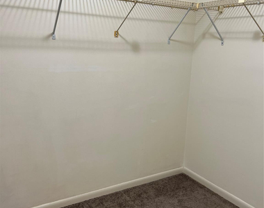1526 Whitehall Drive - Photo Thumbnail 16