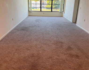 1526 Whitehall Drive - Photo Thumbnail 2