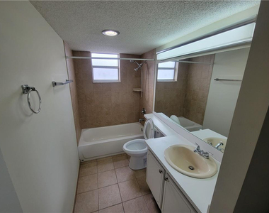 404 Nw 68th Avenue - Photo Thumbnail 4