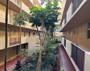 404 Nw 68th Avenue - Photo Thumbnail 10