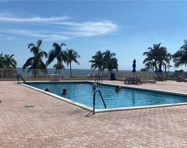 750 N Ocean Boulevard - Photo Thumbnail 4