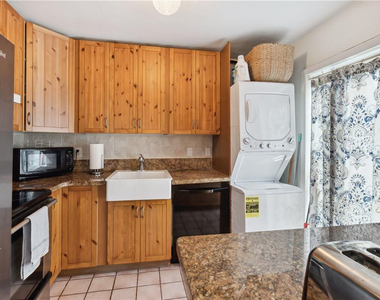 301 Van Buren Street - Photo Thumbnail 9