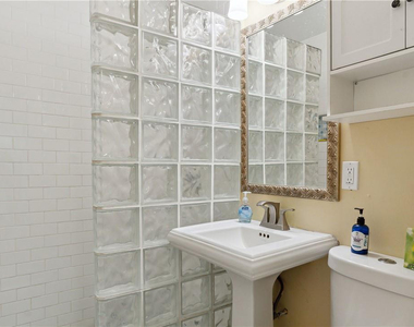 301 Van Buren Street - Photo Thumbnail 6