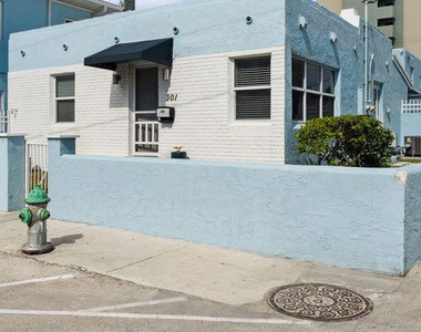 301 Van Buren Street - Photo Thumbnail 2
