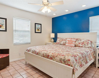 301 Van Buren Street - Photo Thumbnail 7
