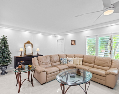 9050 Nw 28th Street - Photo Thumbnail 1