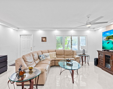 9050 Nw 28th Street - Photo Thumbnail 6