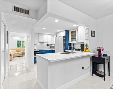 9050 Nw 28th Street - Photo Thumbnail 4