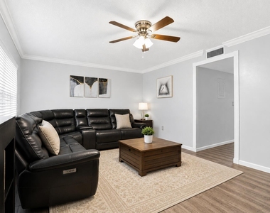 9050 Nw 28th Street - Photo Thumbnail 12