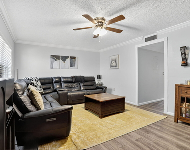 9050 Nw 28th Street - Photo Thumbnail 10