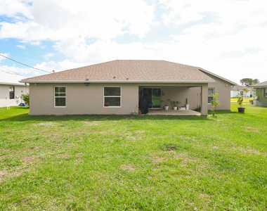3110 Sw Curcuma Street - Photo Thumbnail 3