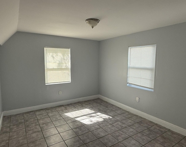 805 3rd Street - Photo Thumbnail 5