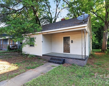 420 Plymouth Avenue - Photo Thumbnail 1