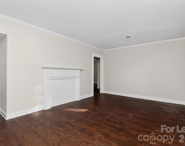 420 Plymouth Avenue - Photo Thumbnail 3