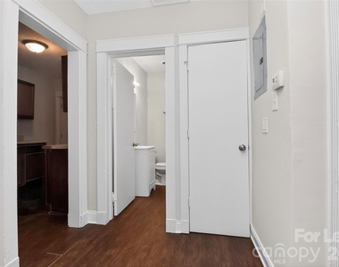 420 Plymouth Avenue - Photo Thumbnail 10