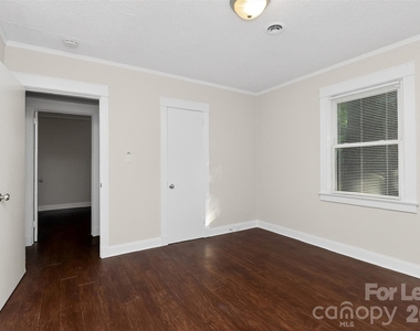420 Plymouth Avenue - Photo Thumbnail 23