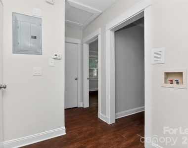 420 Plymouth Avenue - Photo Thumbnail 11