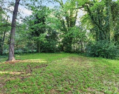 420 Plymouth Avenue - Photo Thumbnail 29
